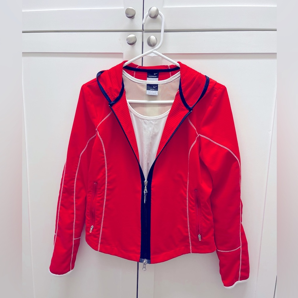 Matching set, Nike DRI-FIT jacket and tank top with built-in shelf bra
